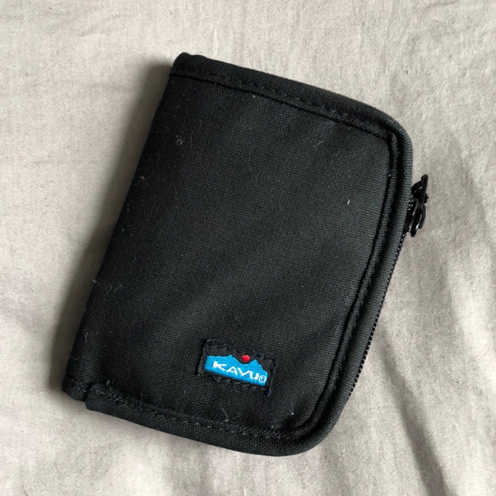 Black KAVU Zippy Wallet